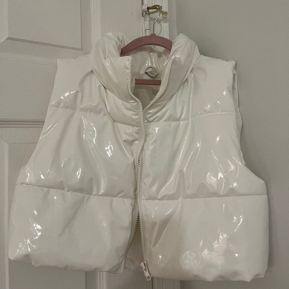 Girls Tractr white puffer vest XL
